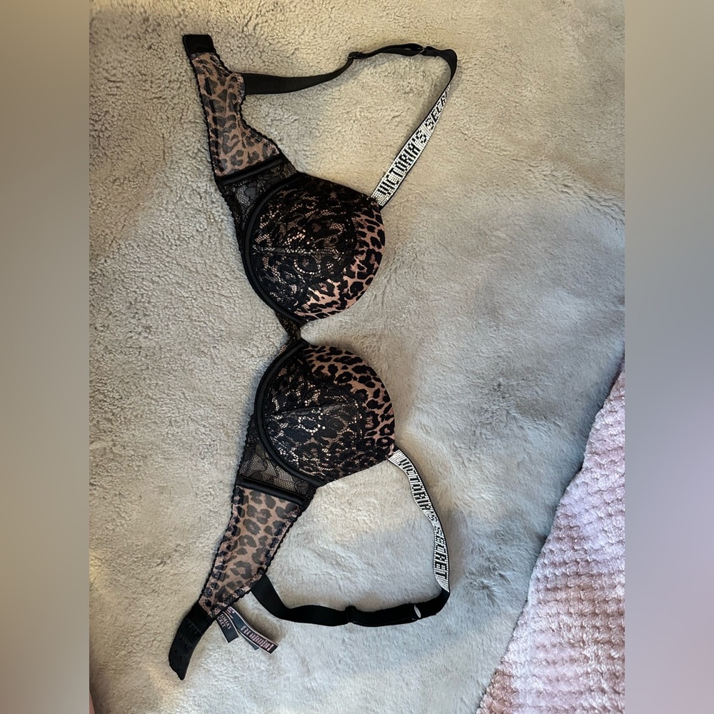 32C Victoria’s Secret bra